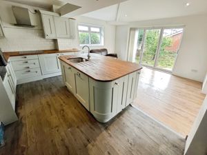 Kitchen- click for photo gallery